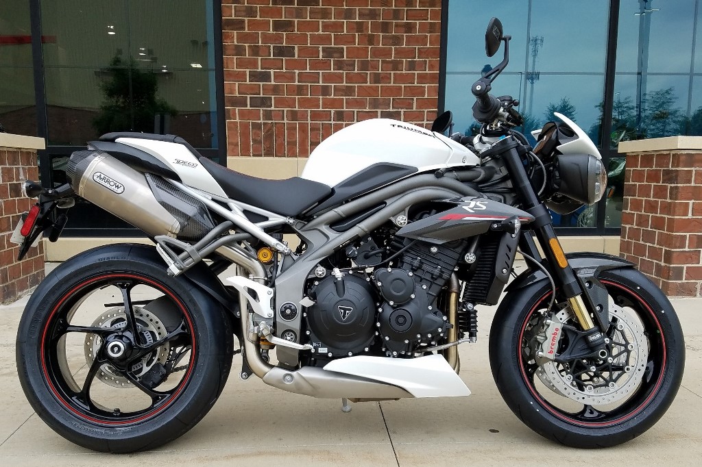 TRIUMPH Speed Triple